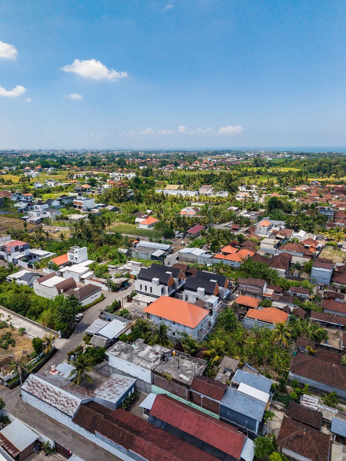 Aerial photograph of the neighbourhood around the Four Palms site, looking towards the coast